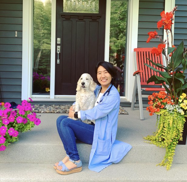 Kelly Yoo, AVC Class of 2021, and her dog Maru