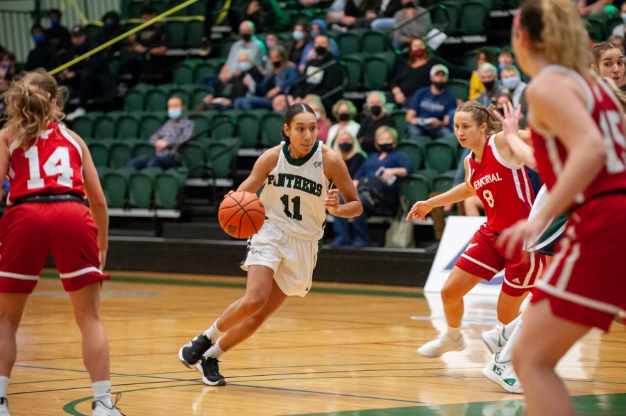 Lauren Rainford in action on the court Lauren Rainford in action on the court