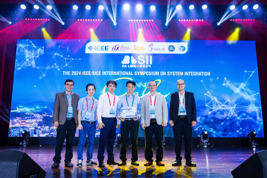Duy Anh Aguyen (centre), a Master of Science student in the Faculty of Sustainable Design Engineering, received the Best Student Paper Award during the 16th IEEE/SICE International Symposium on System Integration held in Vietnam earlier this year. Congratulating him are members of the research team who worked with him: (left to right) Dr. Duy Hung Pham, PhD student Nhat Minh Dinh Le, Professor Van Anh Ho, Duy Anh Aguyen, Prof. Trung Dung Ngo, and Dr. Nhan Nguyen Huu. Best Student Paper Award at International Symposium on System Integration