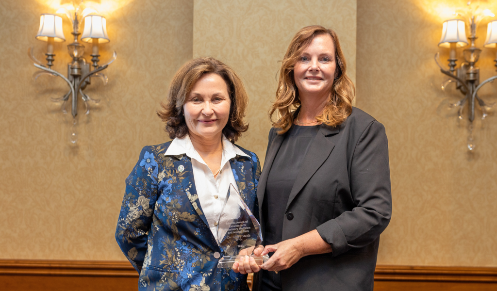 The Dean of the Atlantic Veterinary College, Dr. Dominque Griffon awards Dr. Lesley Steele the Atlantic Award of Excellence. Atlantic Award of Excellence