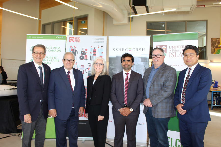 L-R: Dr. Alejandro Adem, president, Natural Sciences and Engineering Research Council of Canada; Hon. Lawrence MacAulay, Minister of Agriculture and Agri-Foods Canada; Dr. Wendy Rodgers, president of UPEI; Dr. Aitazaz Farooque, professor and interim associate dean, UPEI School of Climate Change and Adaptation; Hon. Steven Myers, Minister of Environment, Energy and Climate Action for PEI; Dr Xander Wang, professor, UPEI School of Climate Change and Adaptation Federal funding announcement at CCCCA