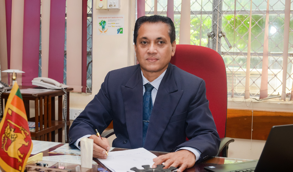 Dr. Anil Kalupahana, dean of the faculty of Veterinary Medicine and Animal Science, University of Peradeniya Dr. Anil Kalupahana