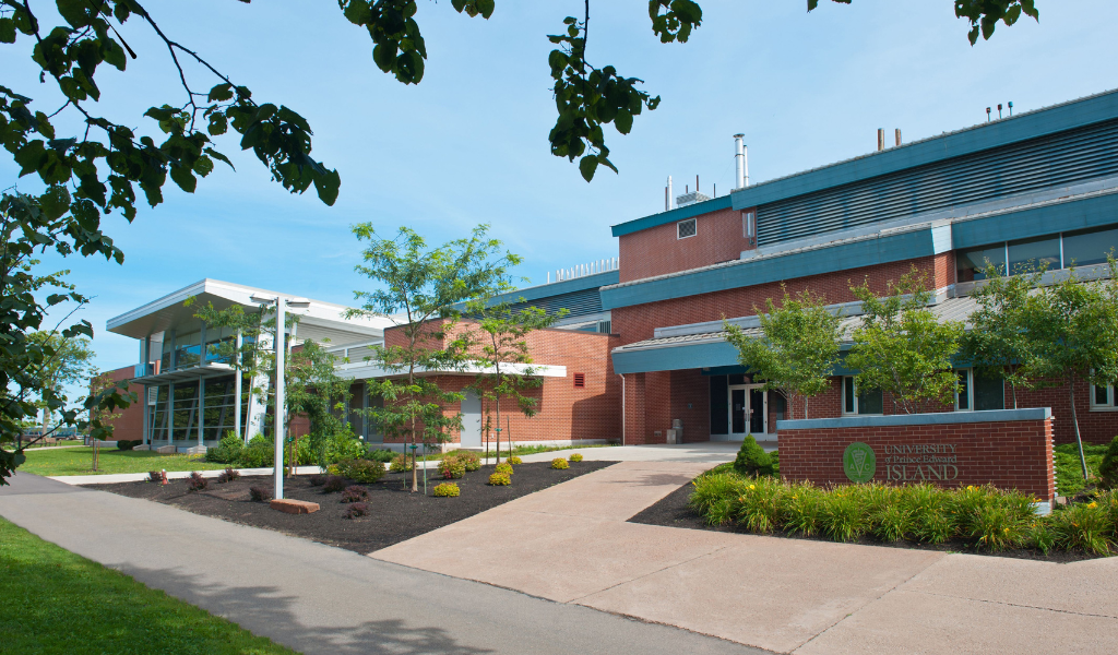 Atlantic Veterinary College receives full accreditation 